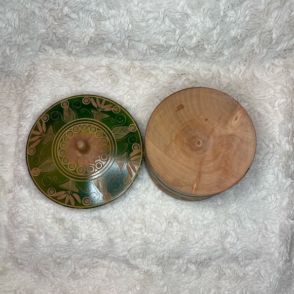 Vintage Hand-carved Painted Green Mexican Trinket/Tobacco Box - Picture 6 of 6